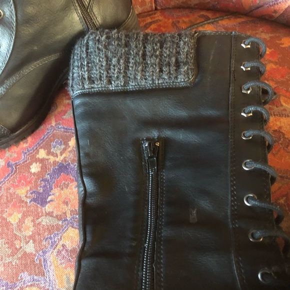 Boots - Picture 2 of 5